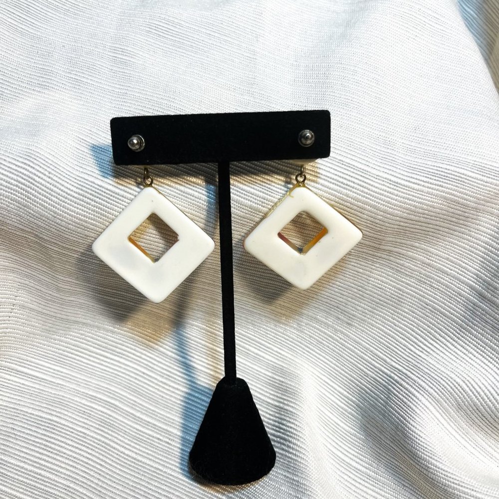 Vintage Lucite Colorful Earrings - Picture 5 of 7